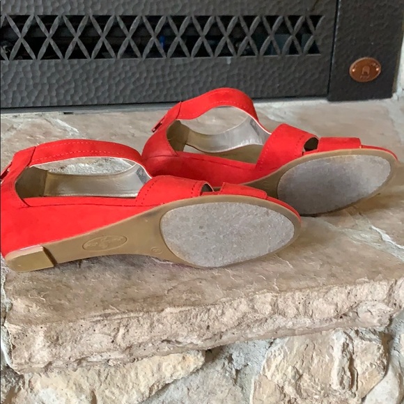 Jaclyn Smith Red Shoes🔥 Offers Welcomed 🌹 - Picture 4 of 4